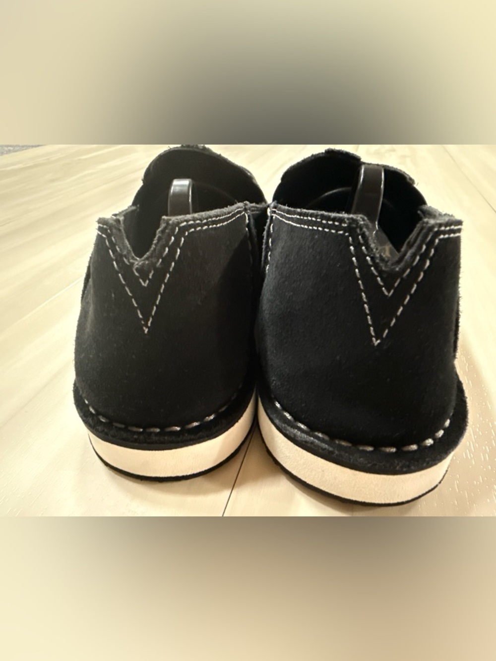 RARE Ariat women’s cruisers black suede - Picture 3 of 4